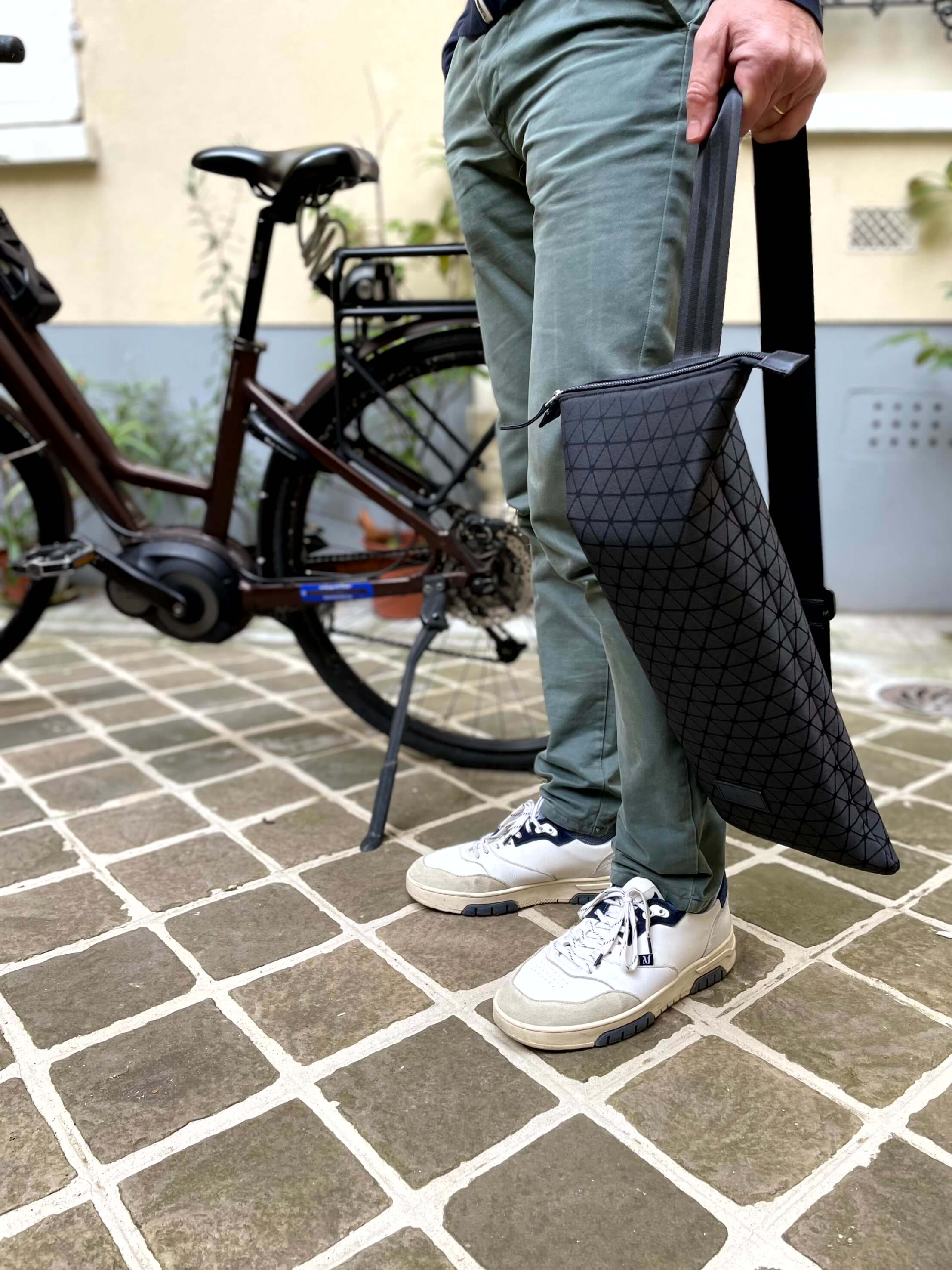 E2R PARIS - Batterijtas van upcycled textiel voor elektrische fietsen